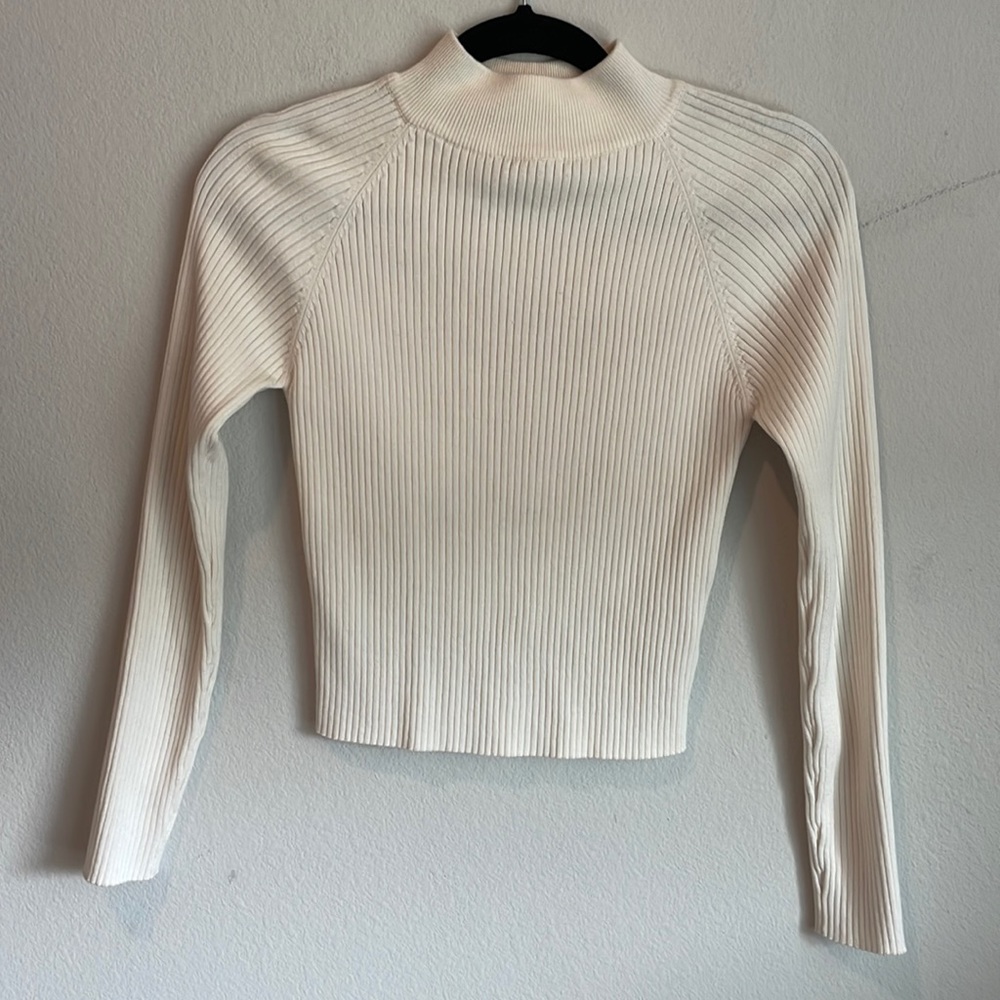 Closet Space Ivory Long Sleeve Crop Sweater Size Large